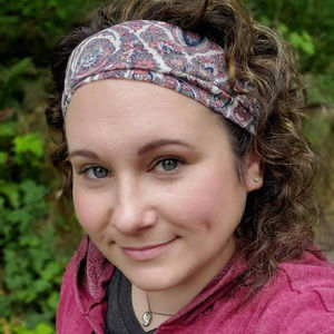 Meet your Posher, Lara